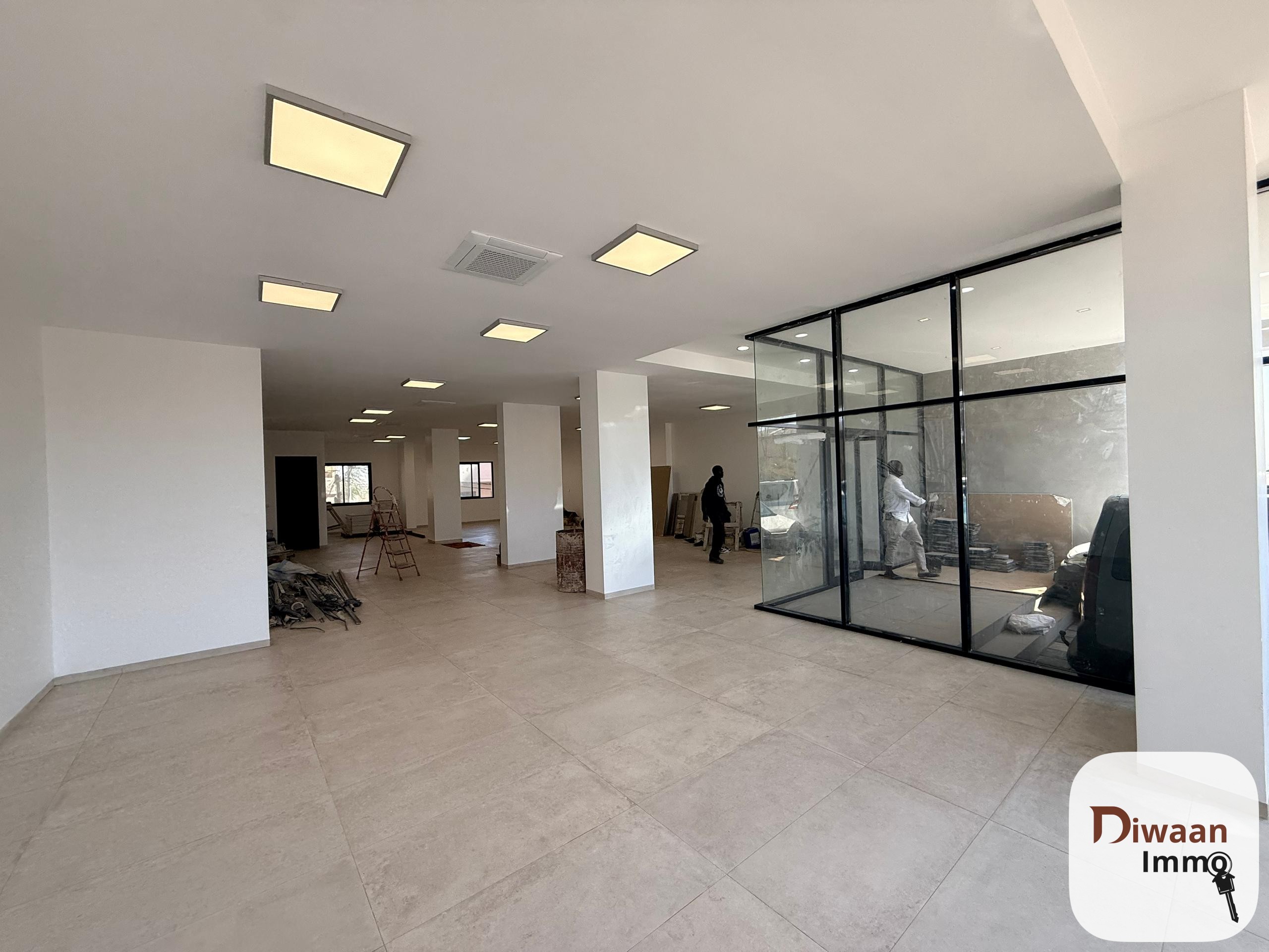 Plateau de bureau de 380M2 aux mamelles - Image 2