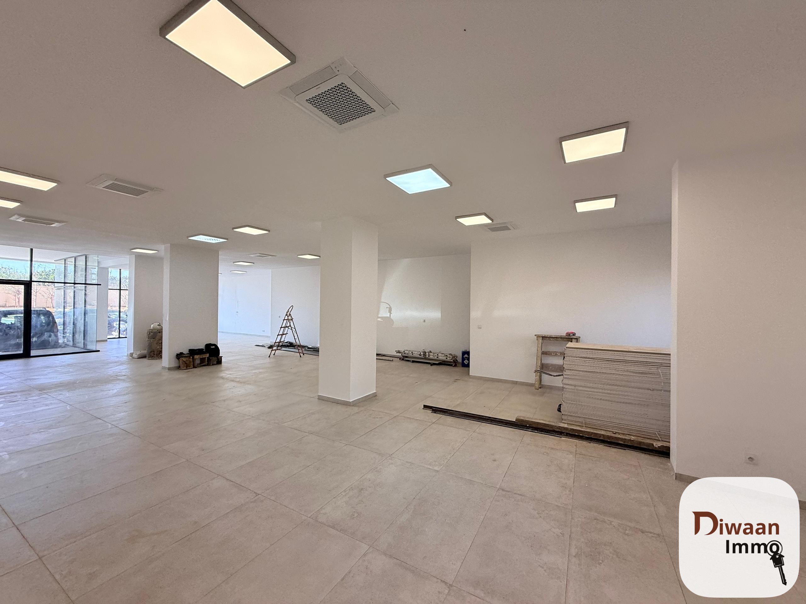 Plateau de bureau de 380M2 aux mamelles - Image 3