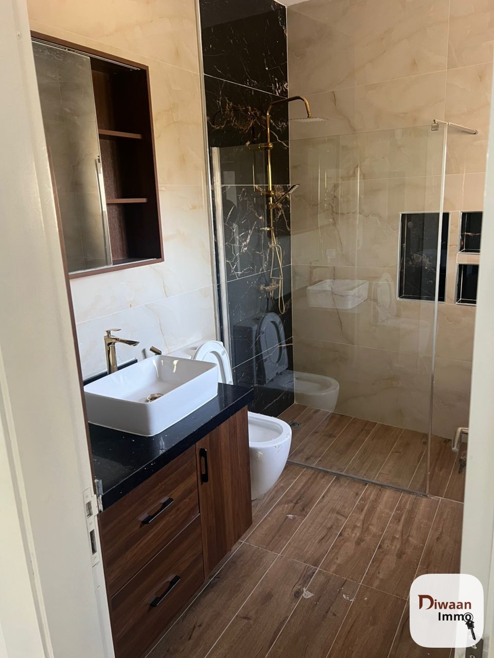 Appartement F4 à louer au Point E