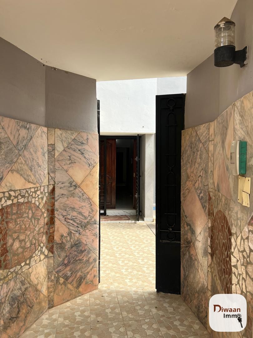 Villa à louer aux almadies avec 8 chambres et 2 salons. - Image 1