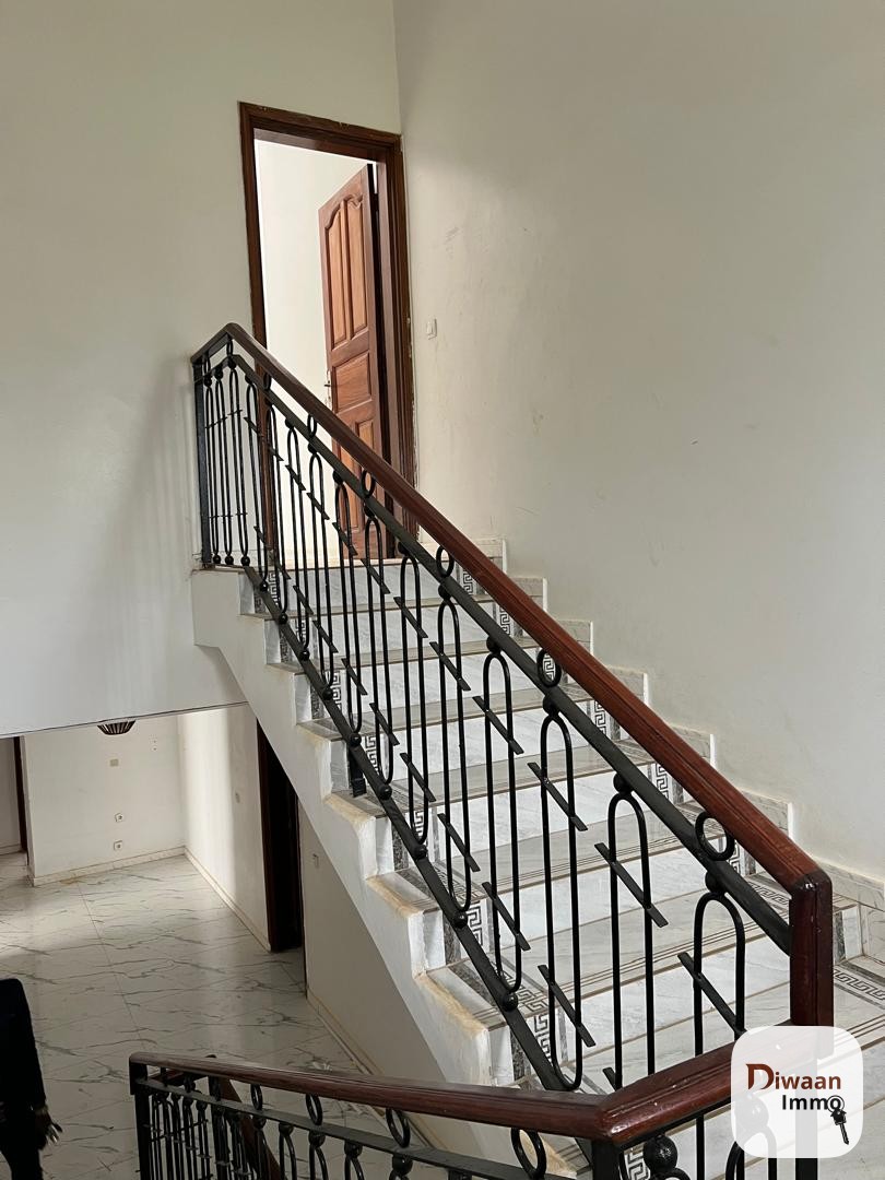 Villa à louer aux almadies avec 8 chambres et 2 salons. - Image 9