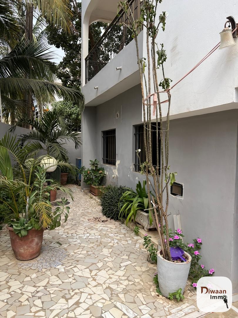 Villa à louer aux almadies avec 8 chambres et 2 salons. - Image 11