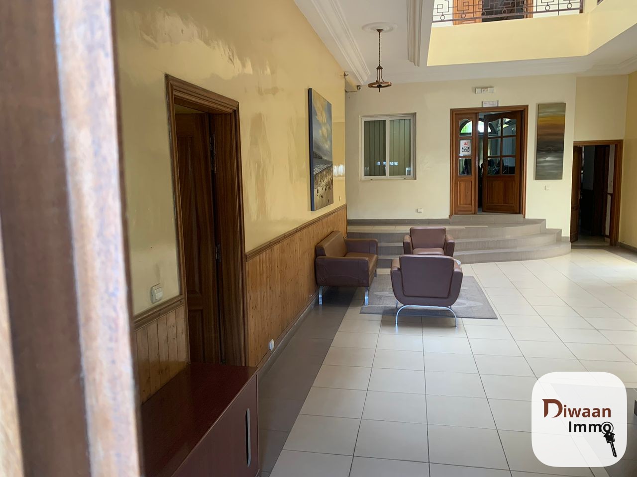 Villa R+1 à louer sur la route principale des almadies. - Image 11