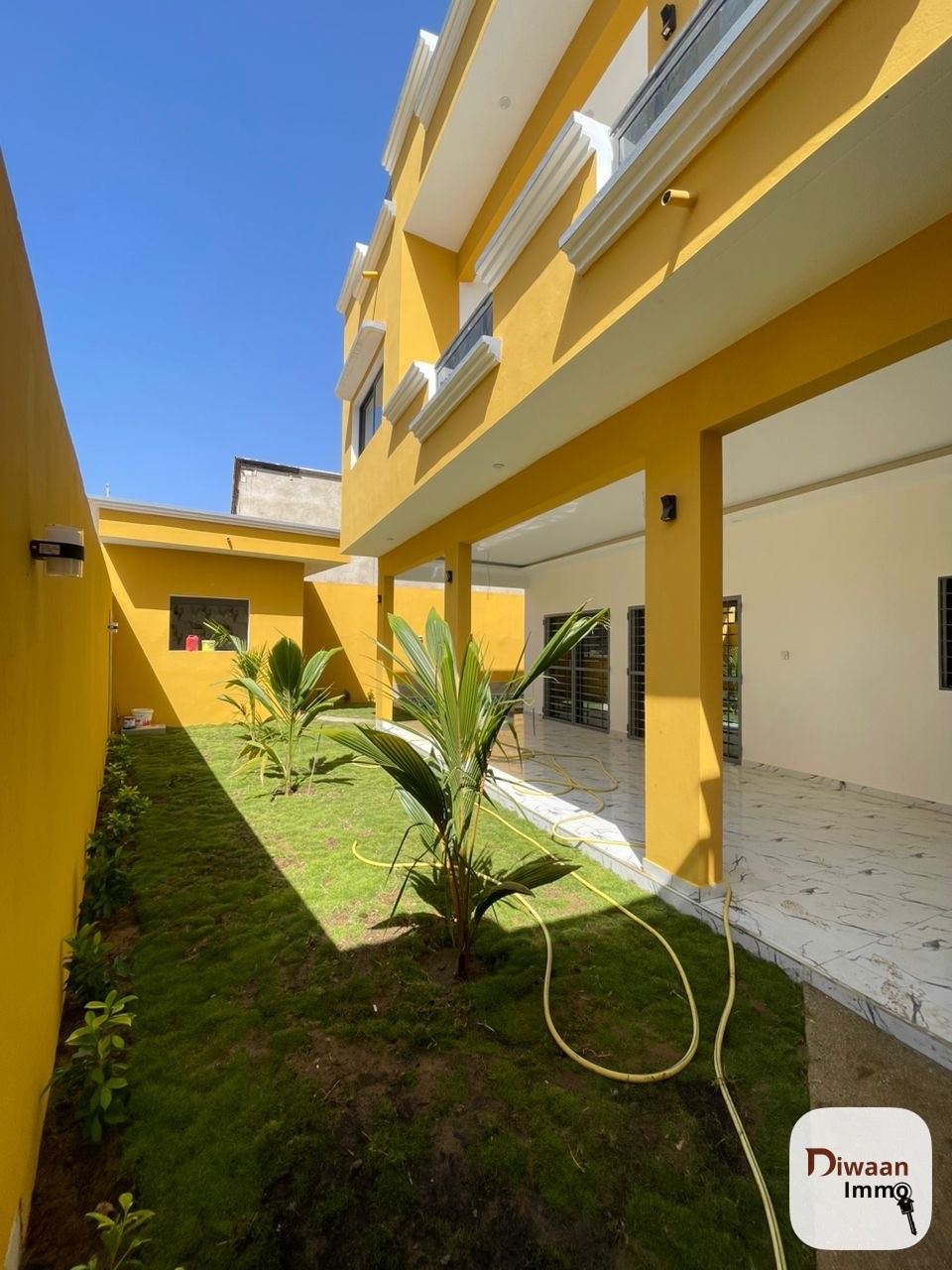 Villa R+2 à vendre à ZAC MBAO - Image 2