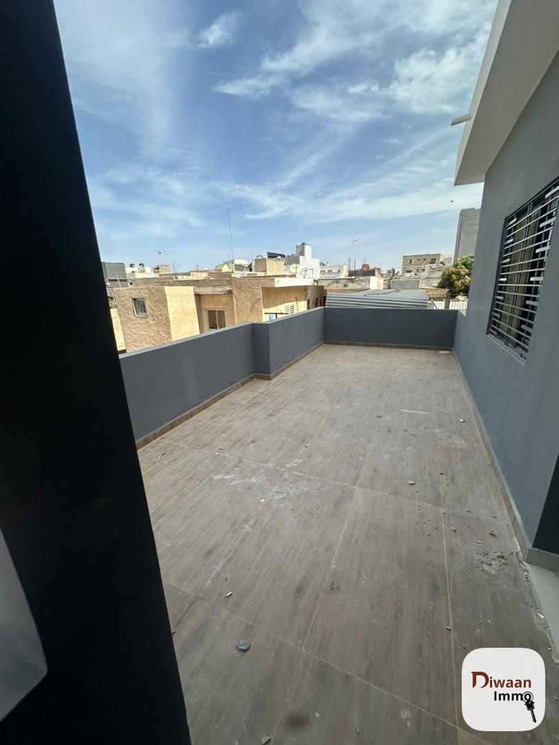 Villa R+2 à vendre à Sacré Cœur 3