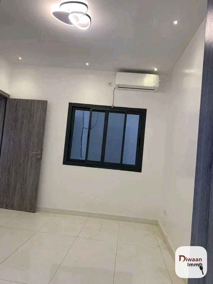 Appartement F4 a louer aux Mamelles cité  Mbackiyou Faye - Image 2