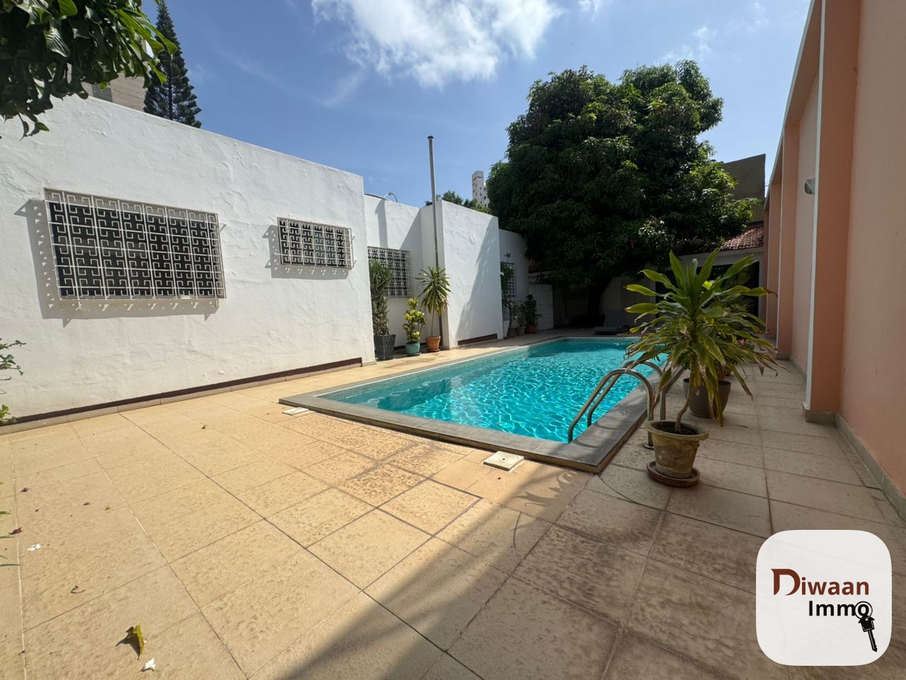 Villa à louer sur la corniche du Plateau - Image 10