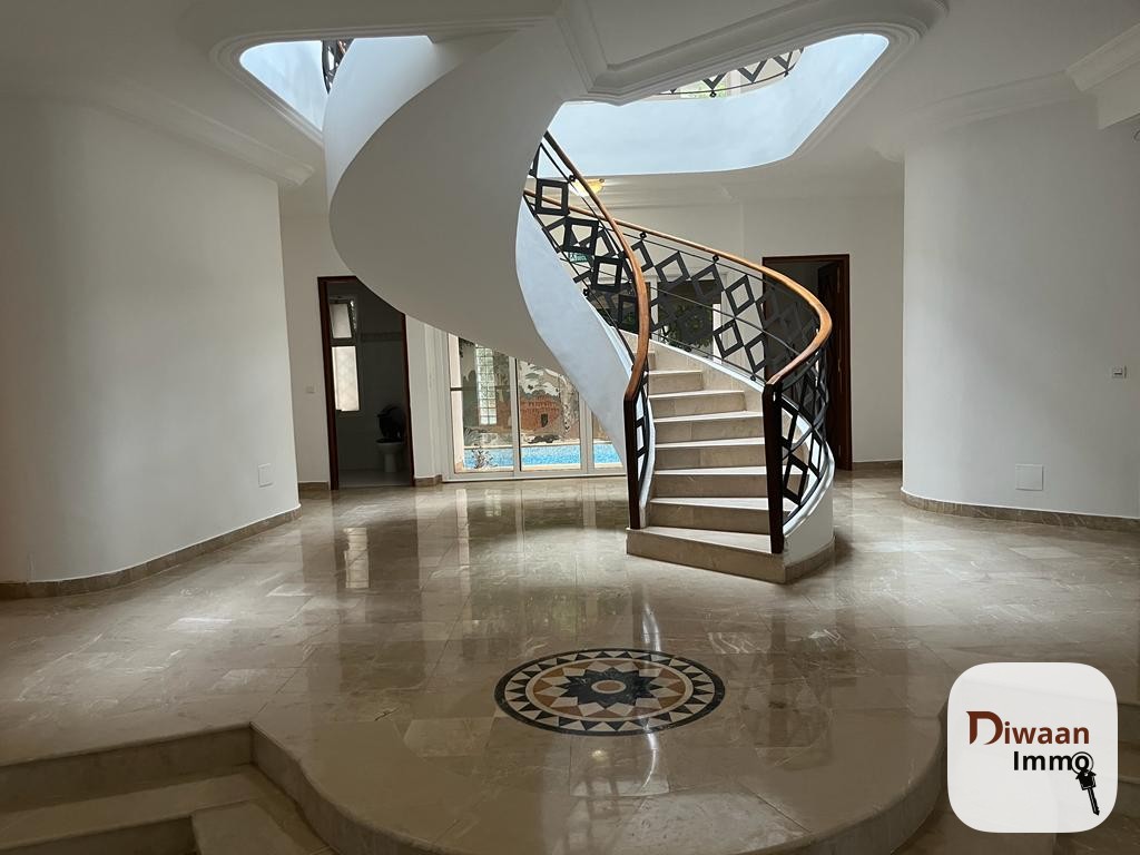 Villa R+1  à louer aux Almadies - Image 8