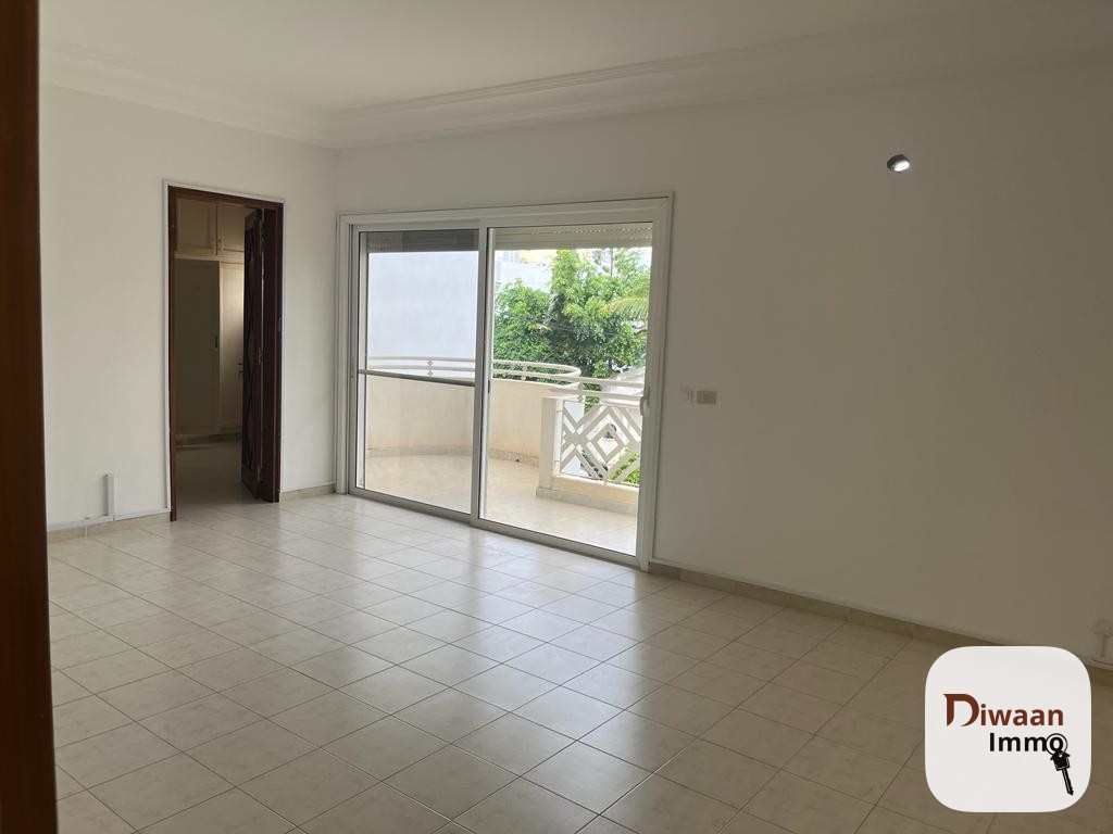 Villa R+1  à louer aux Almadies - Image 12