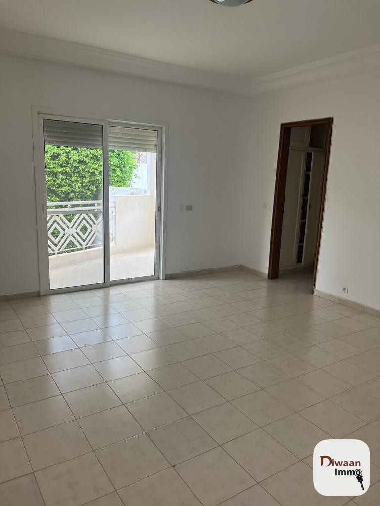 Villa R+1  à louer aux Almadies - Image 30