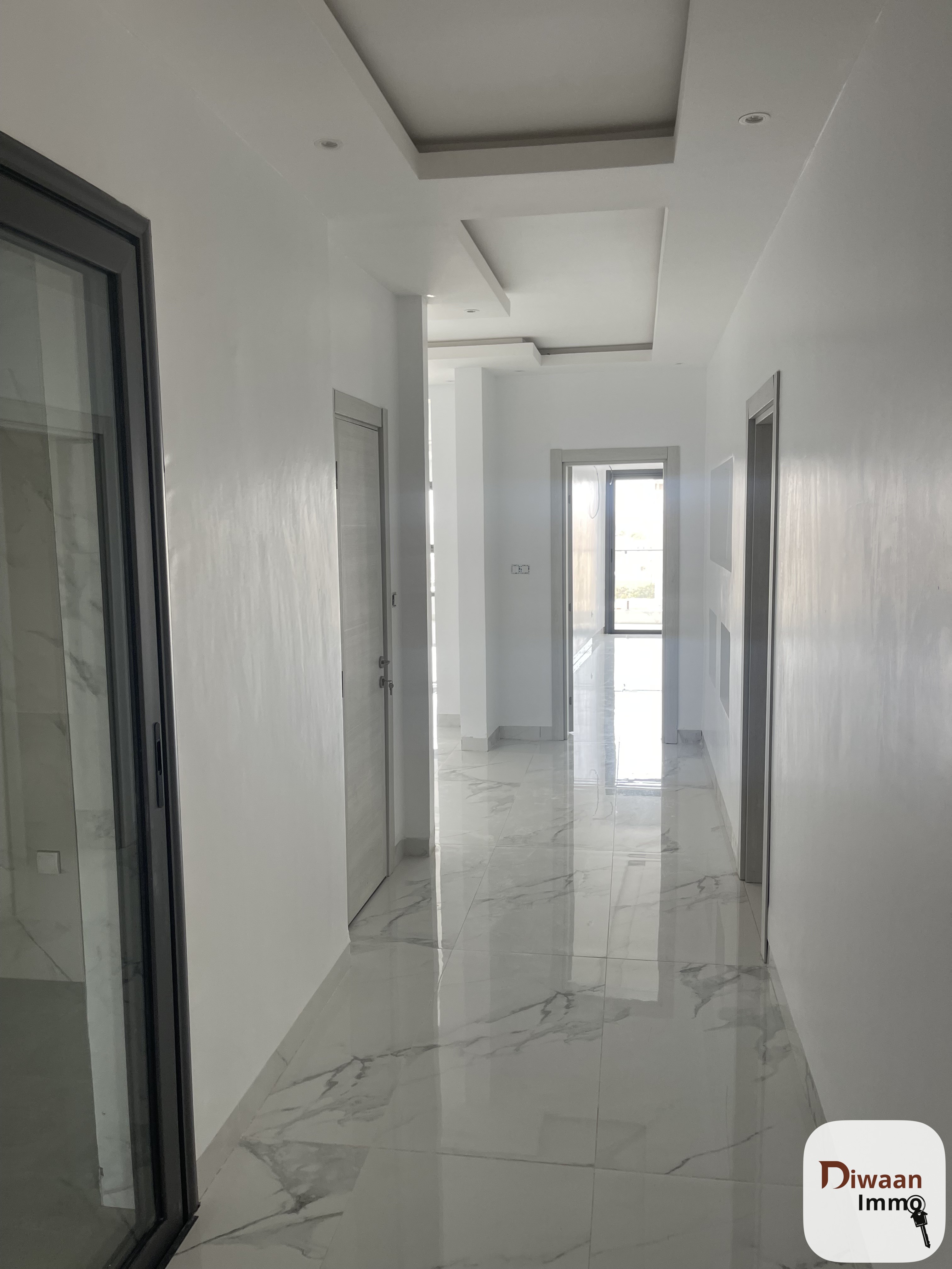 Appartement F4 neuf et moderne sur la route principale de Liberté4 - Image 2