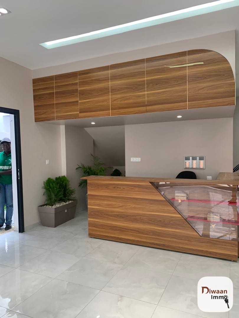 Appartement F4 à louer aux Mamelles immeuble avec salle de sport et piscine - Image 9