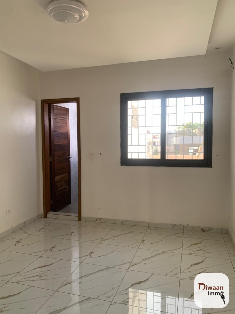 Appartement F4 aux Mamelles - Image 8