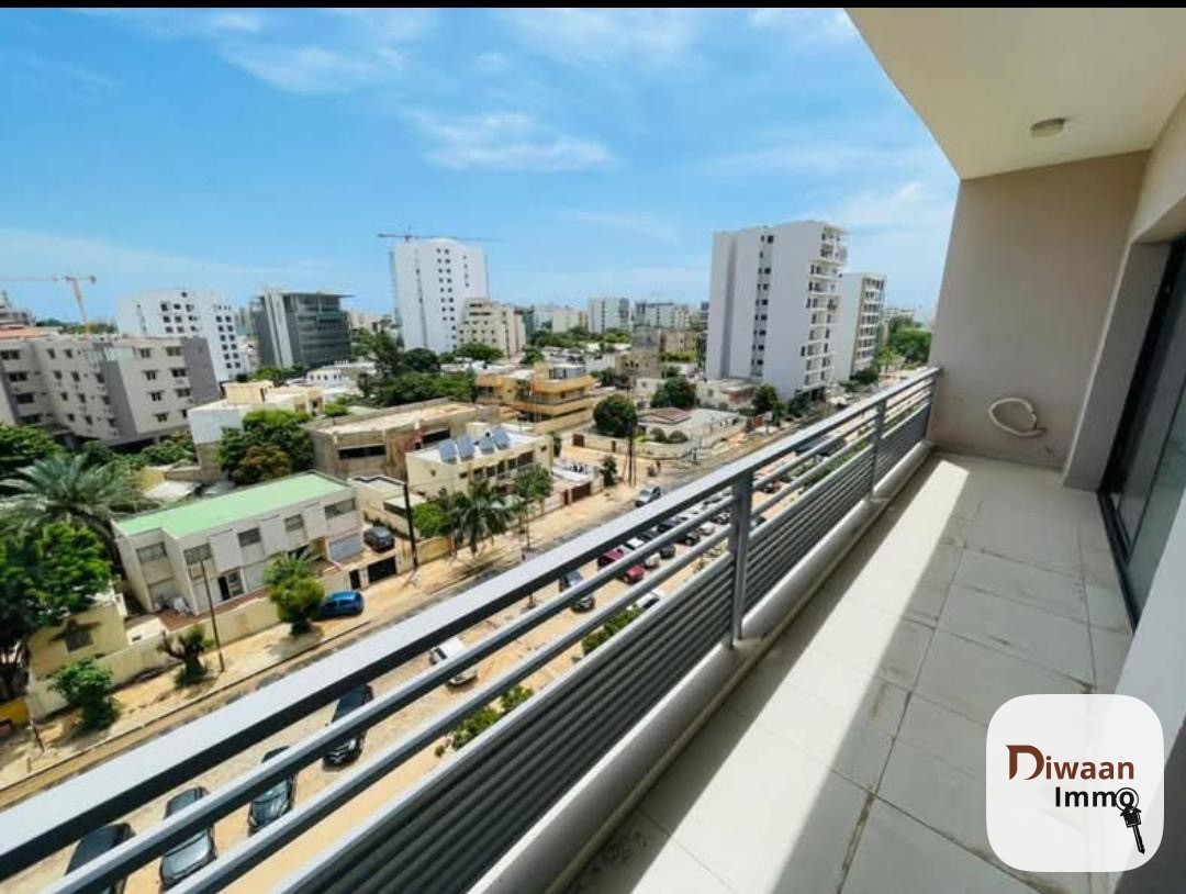 Appartement F4 neuf de 170 m2 à vendre au Point E