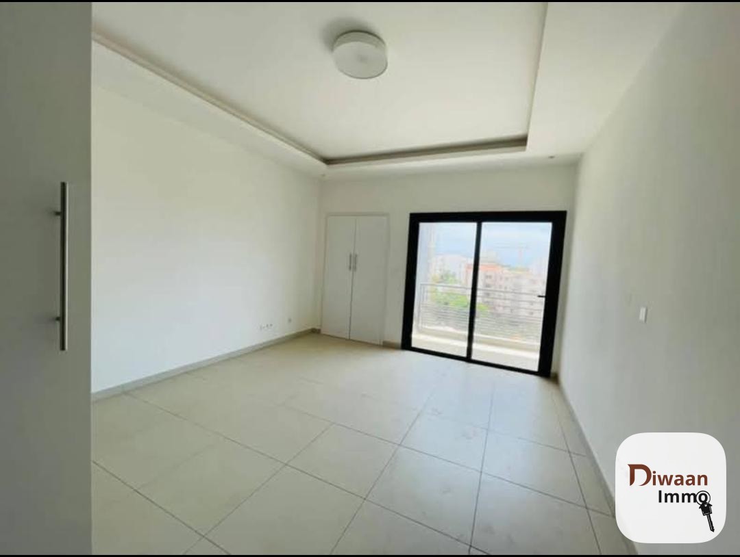 Appartement F4 neuf de 170 m2 à vendre au Point E - Image 2