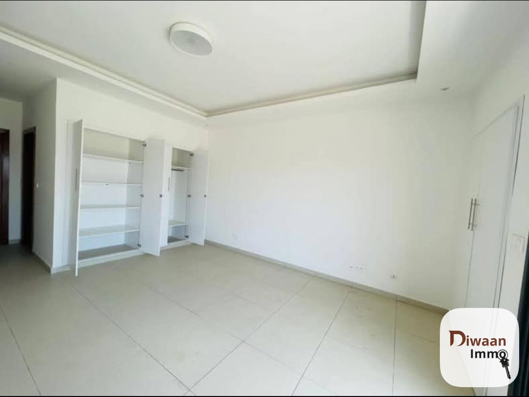 Appartement F4 neuf de 170 m2 à vendre au Point E - Image 5