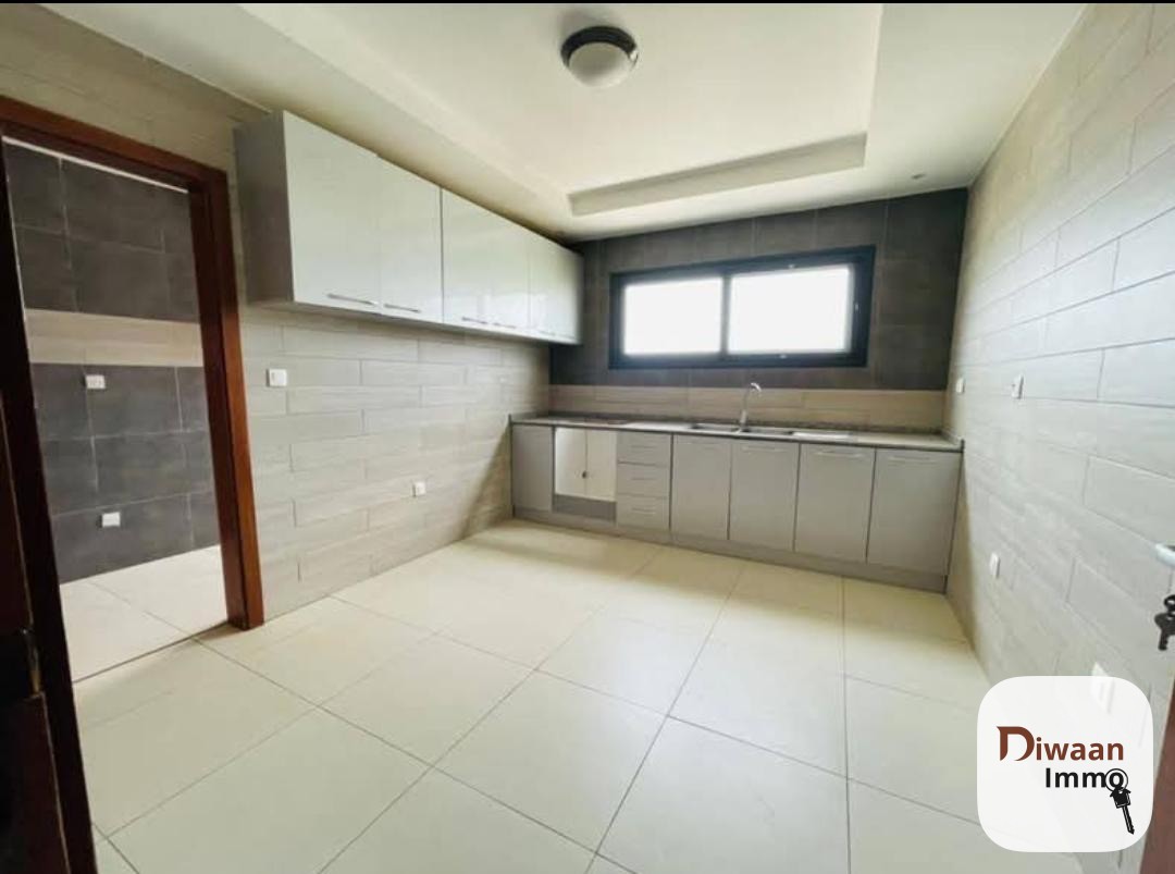 Appartement F4 neuf de 170 m2 à vendre au Point E - Image 8