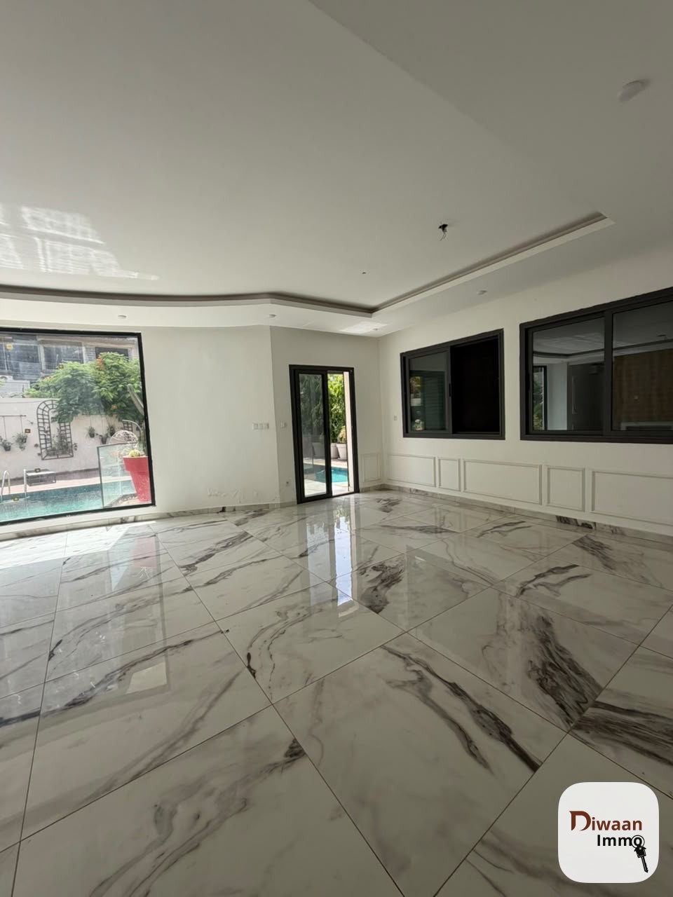 Villa d’exception de 843m2 avec 5 chambres à louer aux Almadies - Image 4