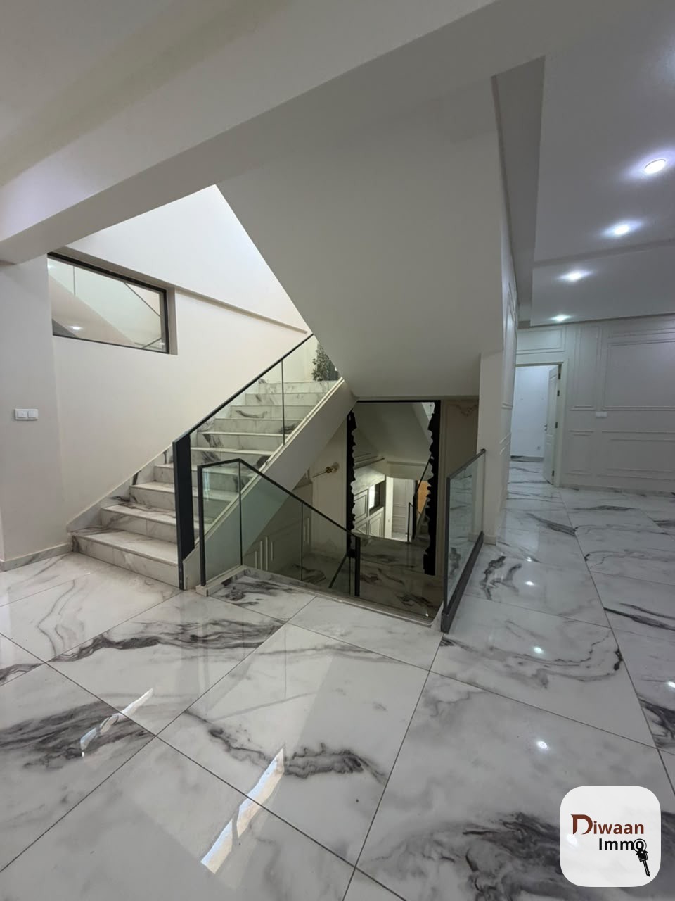 Villa d’exception de 843m2 avec 5 chambres à louer aux Almadies - Image 6