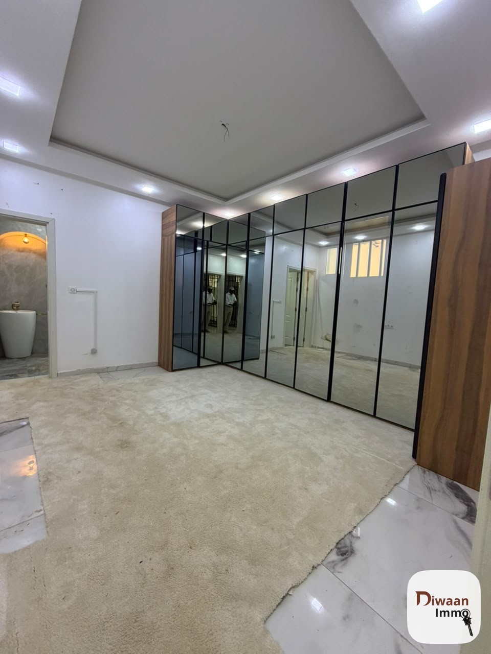 Villa d’exception de 843m2 avec 5 chambres à louer aux Almadies - Image 11