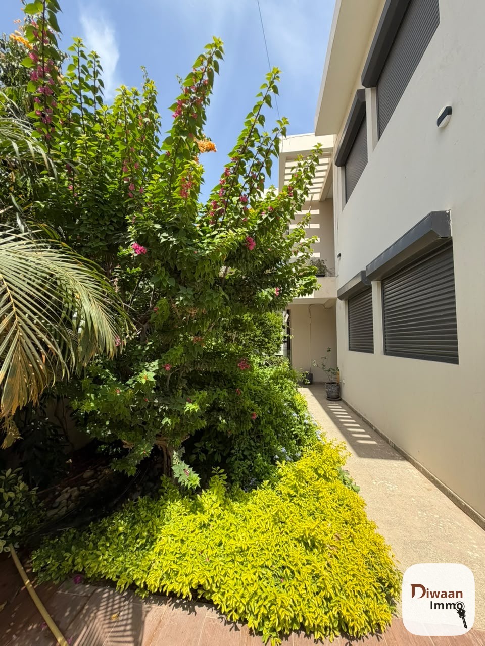 Villa d’exception de 843m2 avec 5 chambres à louer aux Almadies