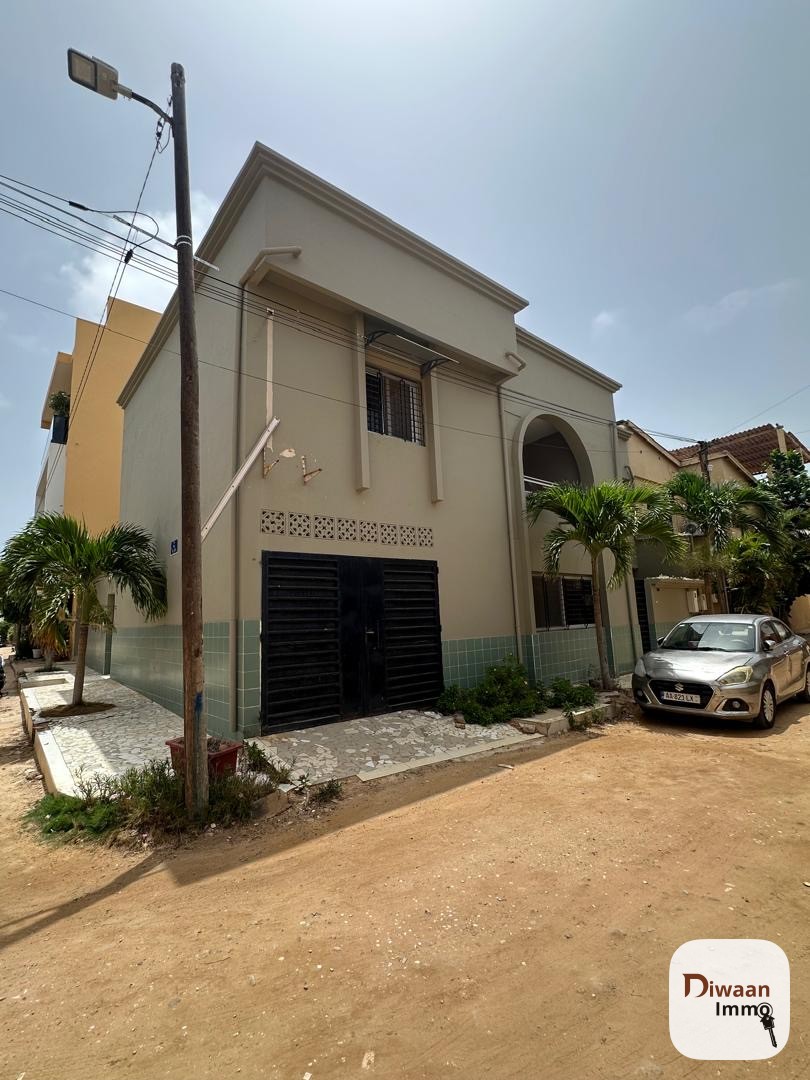 Villa F5 à louer à Yoff Biagui